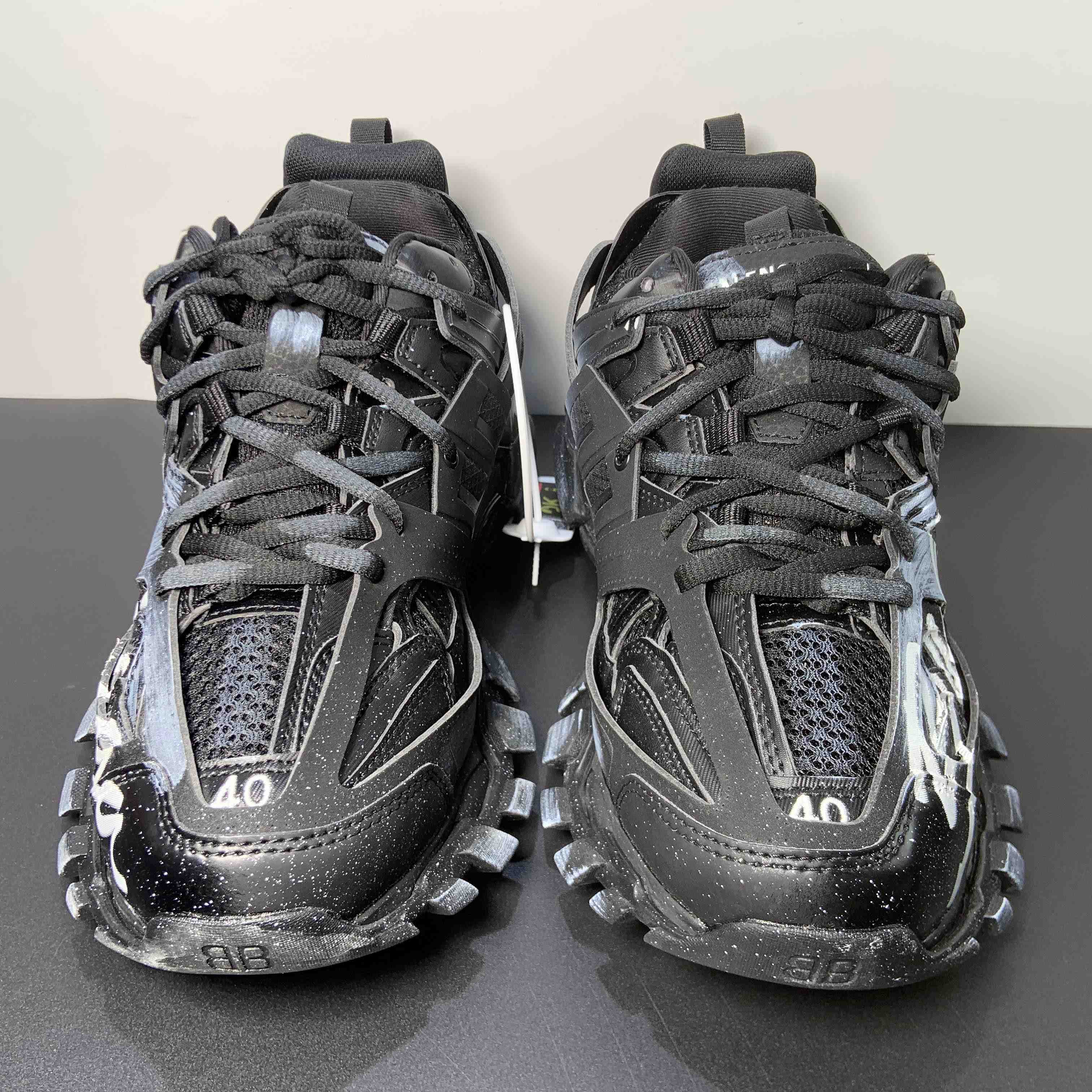 Balenciaga Track Signature Sneaker in black - 