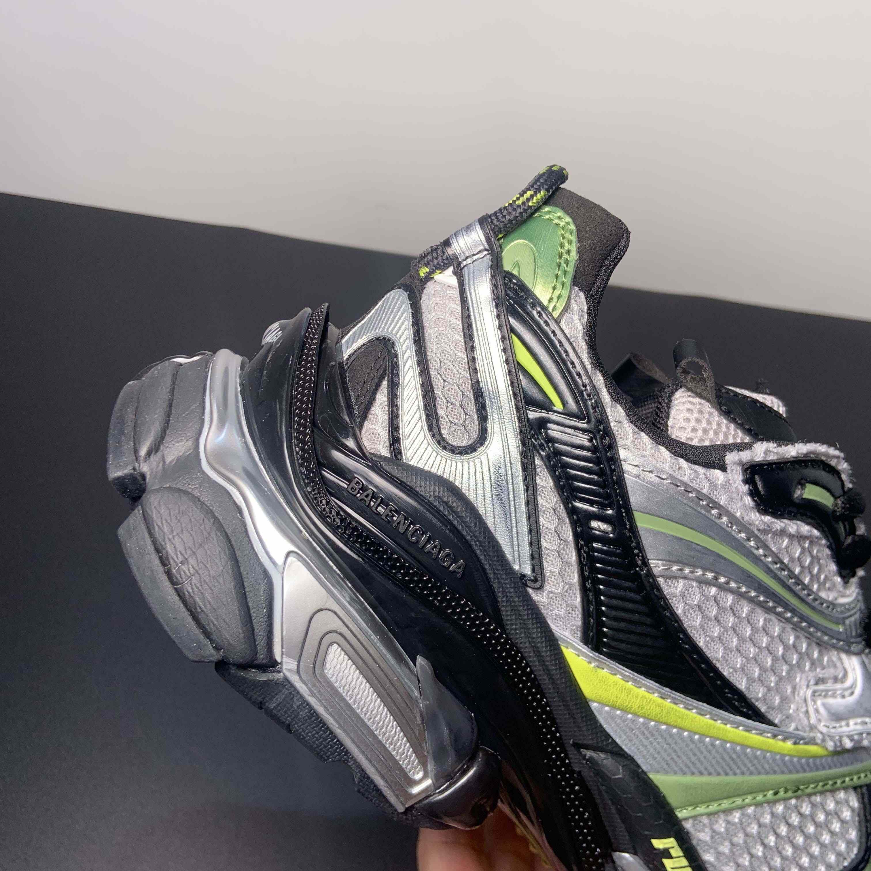 Balenciaga Runner 2.0 Sneaker In Silver - 