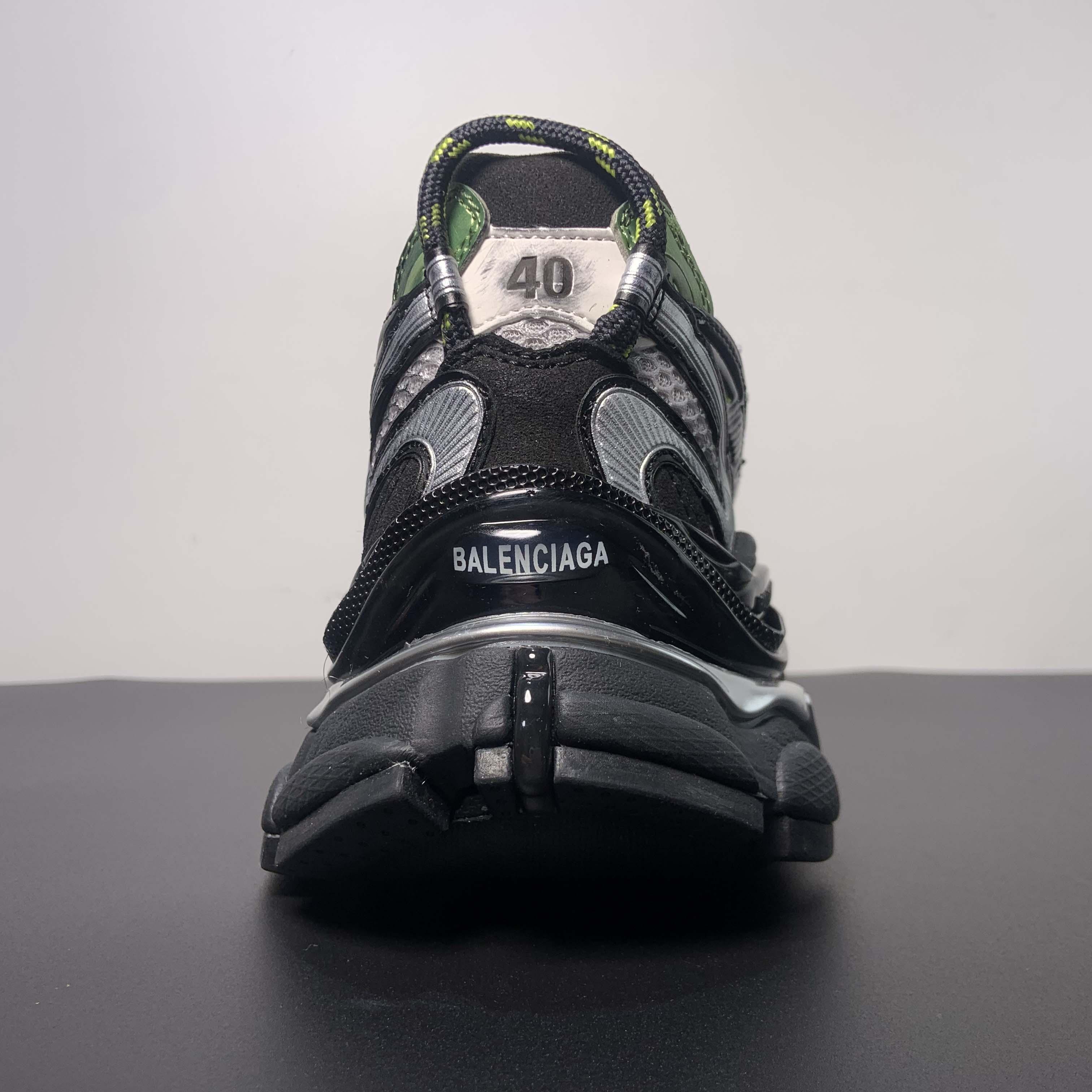Balenciaga Runner 2.0 Sneaker In Silver - 
