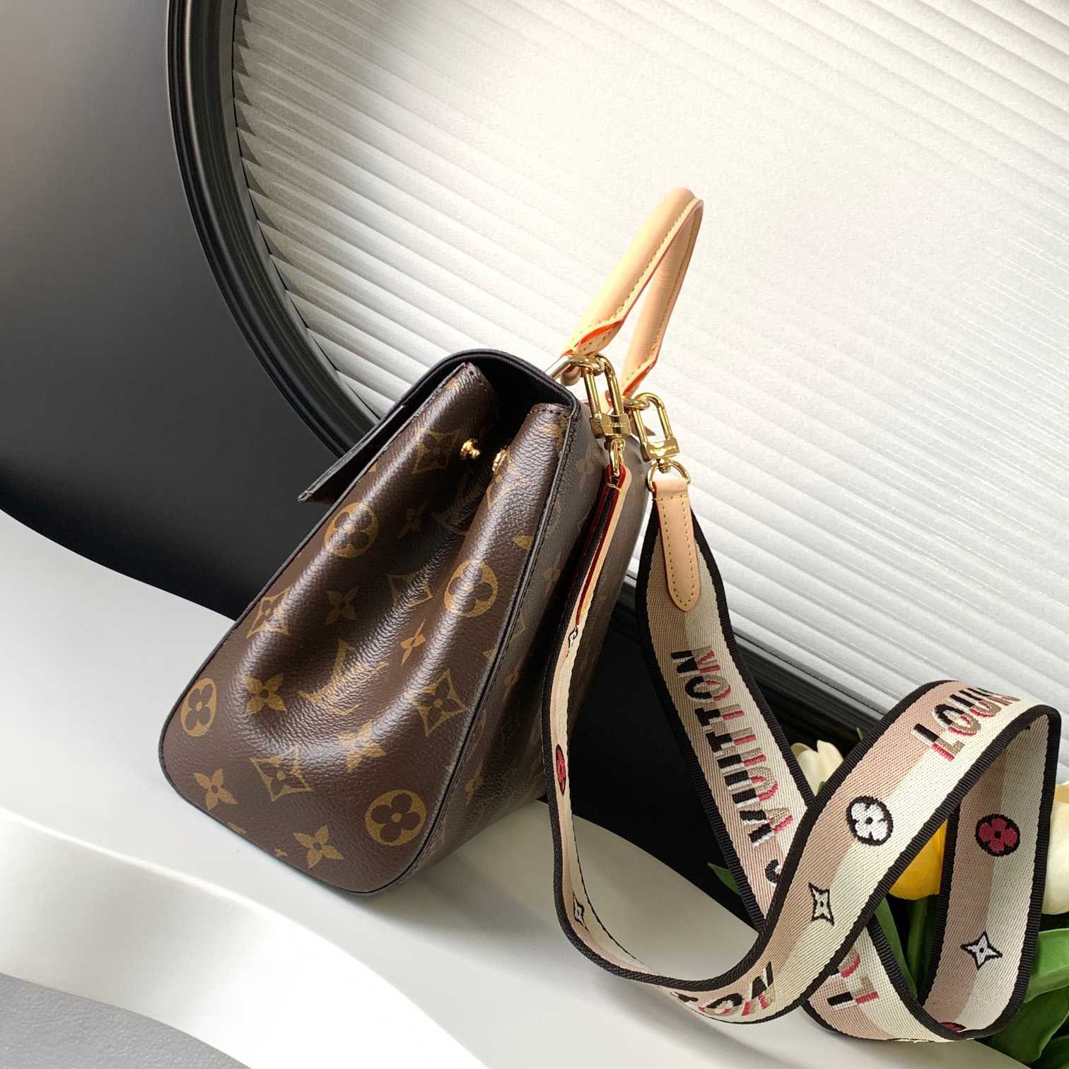 Louis Vuitton Cluny BB  M46372 - 