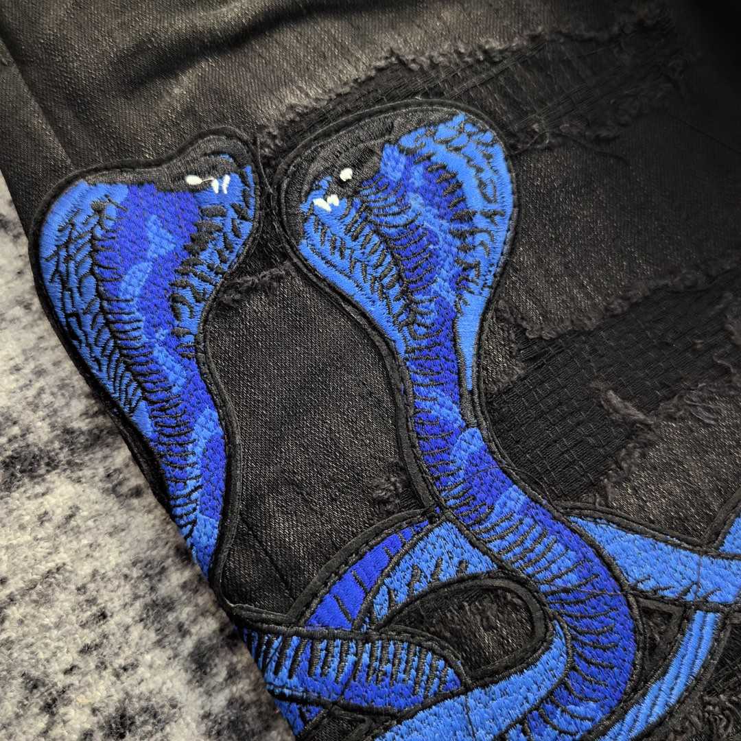 Amiri Slim Fit Jeans    684 - 