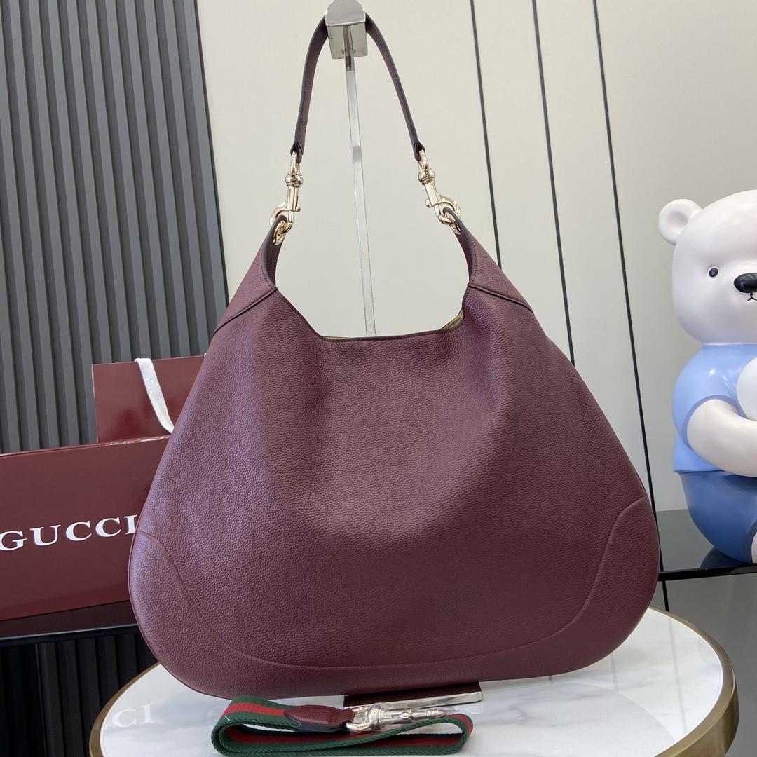 Gucci B Medium Shoulder Bag - 