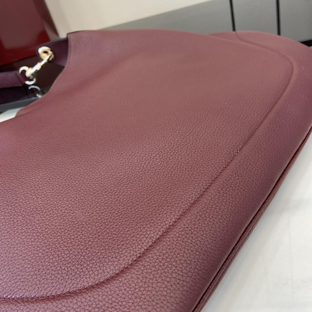 Gucci B Medium Shoulder Bag - 