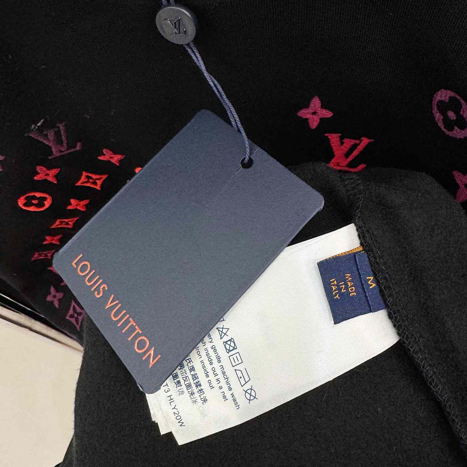 Louis Vuitton Monogram Sweatshirt - 