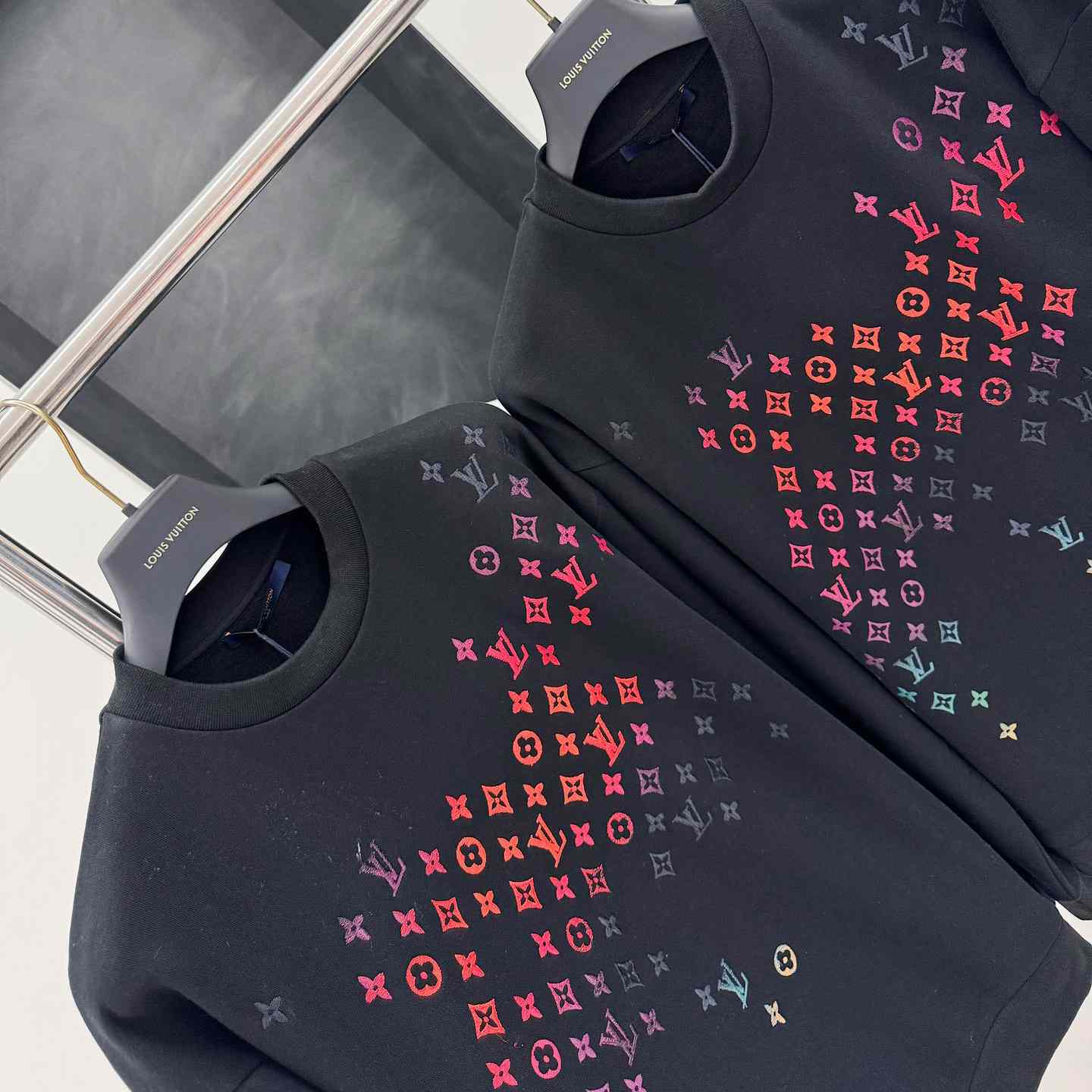 Louis Vuitton Monogram Sweatshirt - 