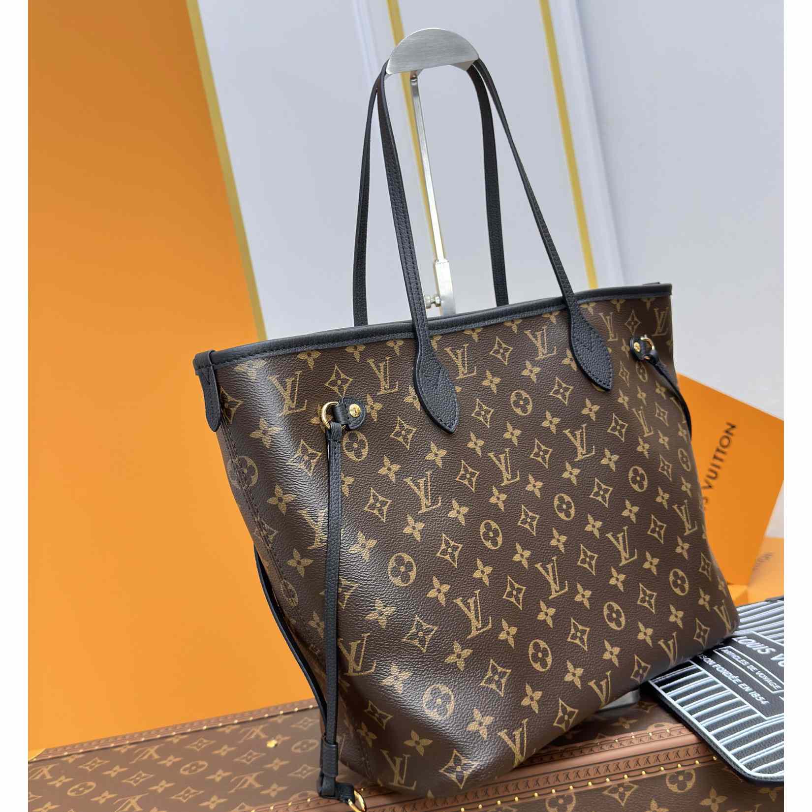 Louis Vuitton Neverfull Inside Out MM   M11946 - 