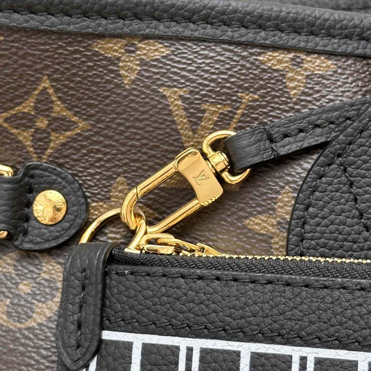 Louis Vuitton Neverfull Inside Out MM   M11946 - 