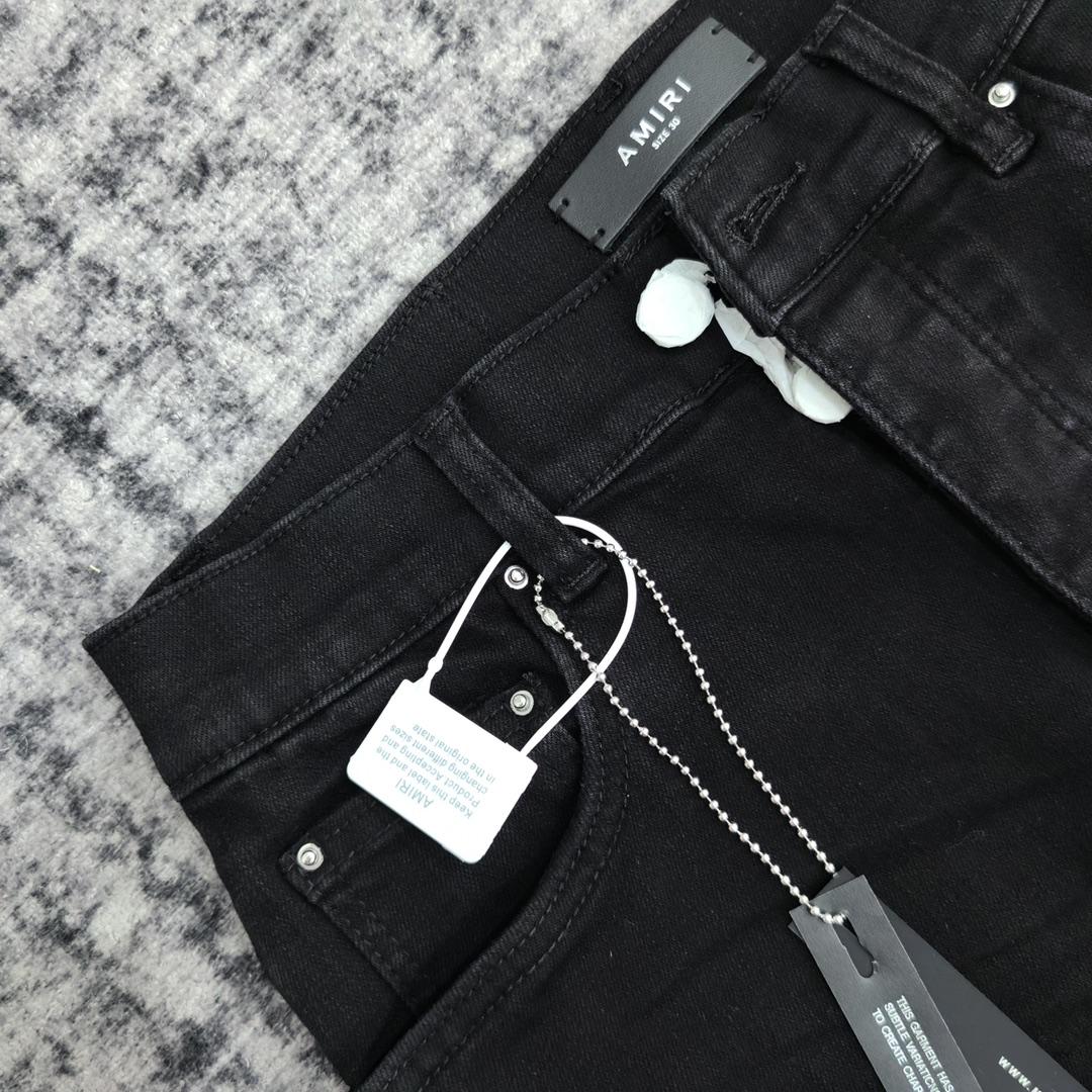 Amiri Slim Fit Jeans    685 - 