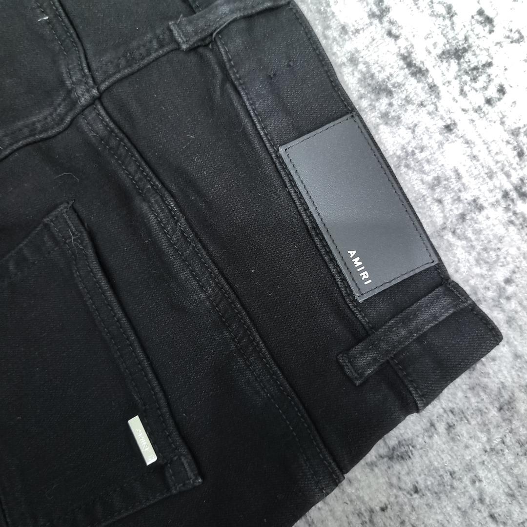 Amiri Slim Fit Jeans    685 - 
