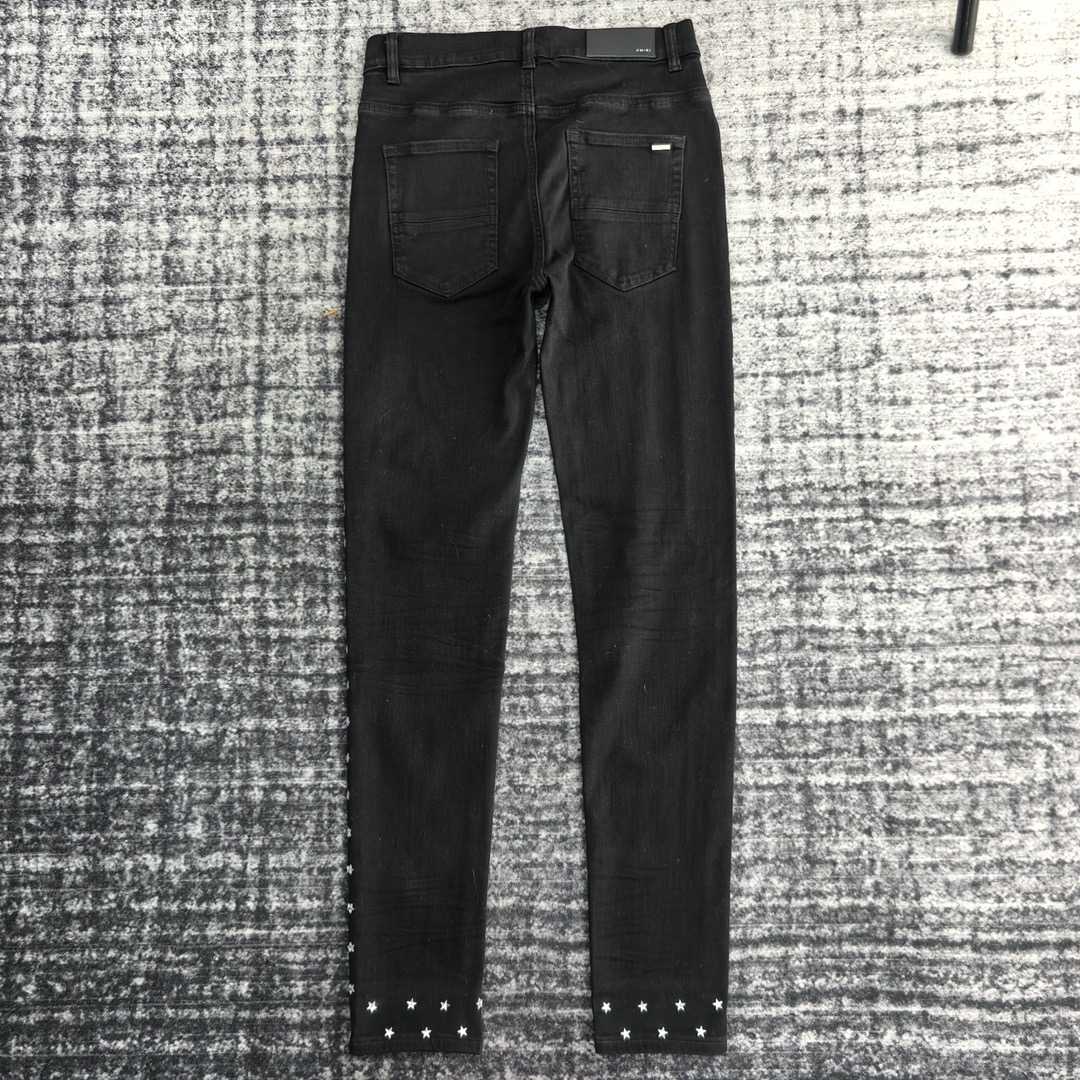 Amiri Slim Fit Jeans    685 - 