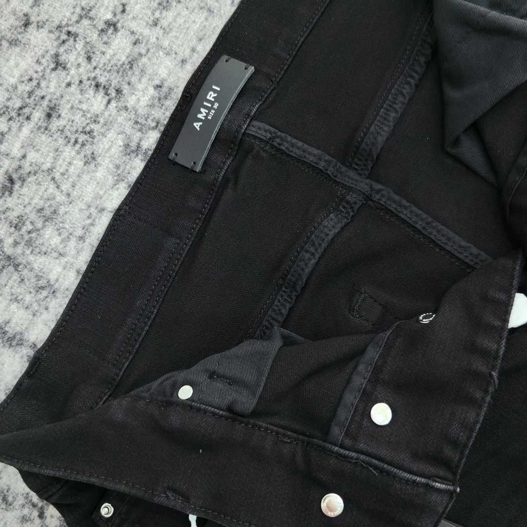 Amiri Slim Fit Jeans    685 - 