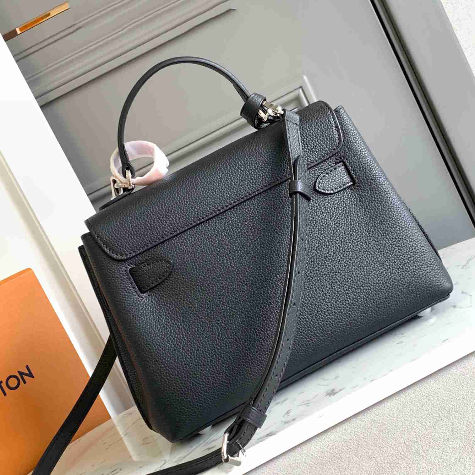 Louis Vuitton Lockme Ever BB   M53937 - 