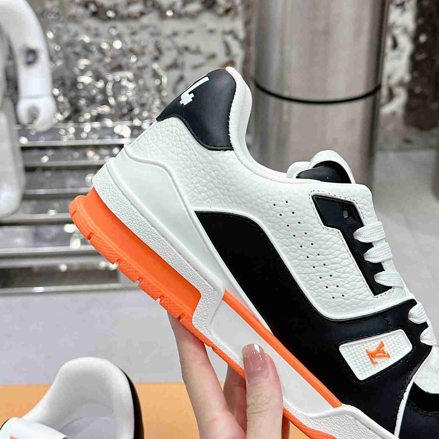 Louis Vuitton LV Trainer Sneaker  1ADDZY - 