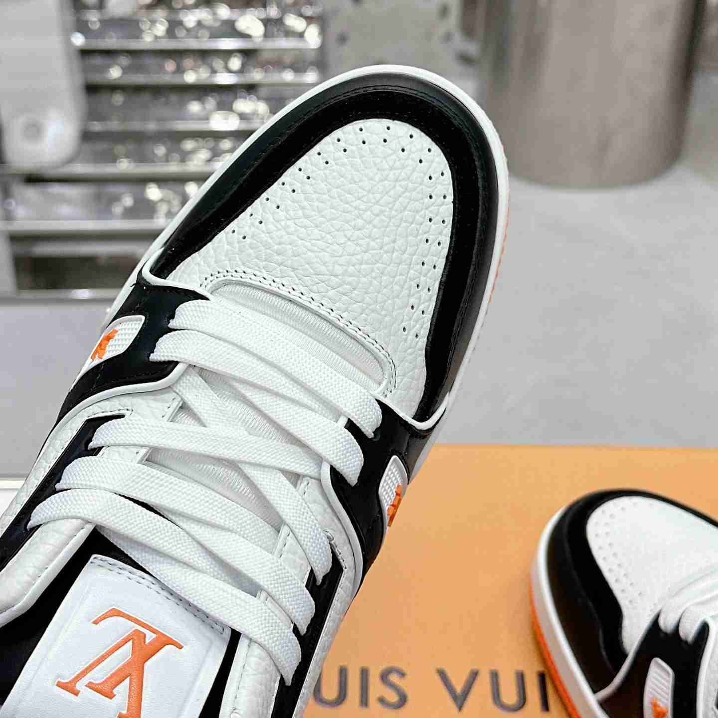Louis Vuitton LV Trainer Sneaker  1ADDZY - 