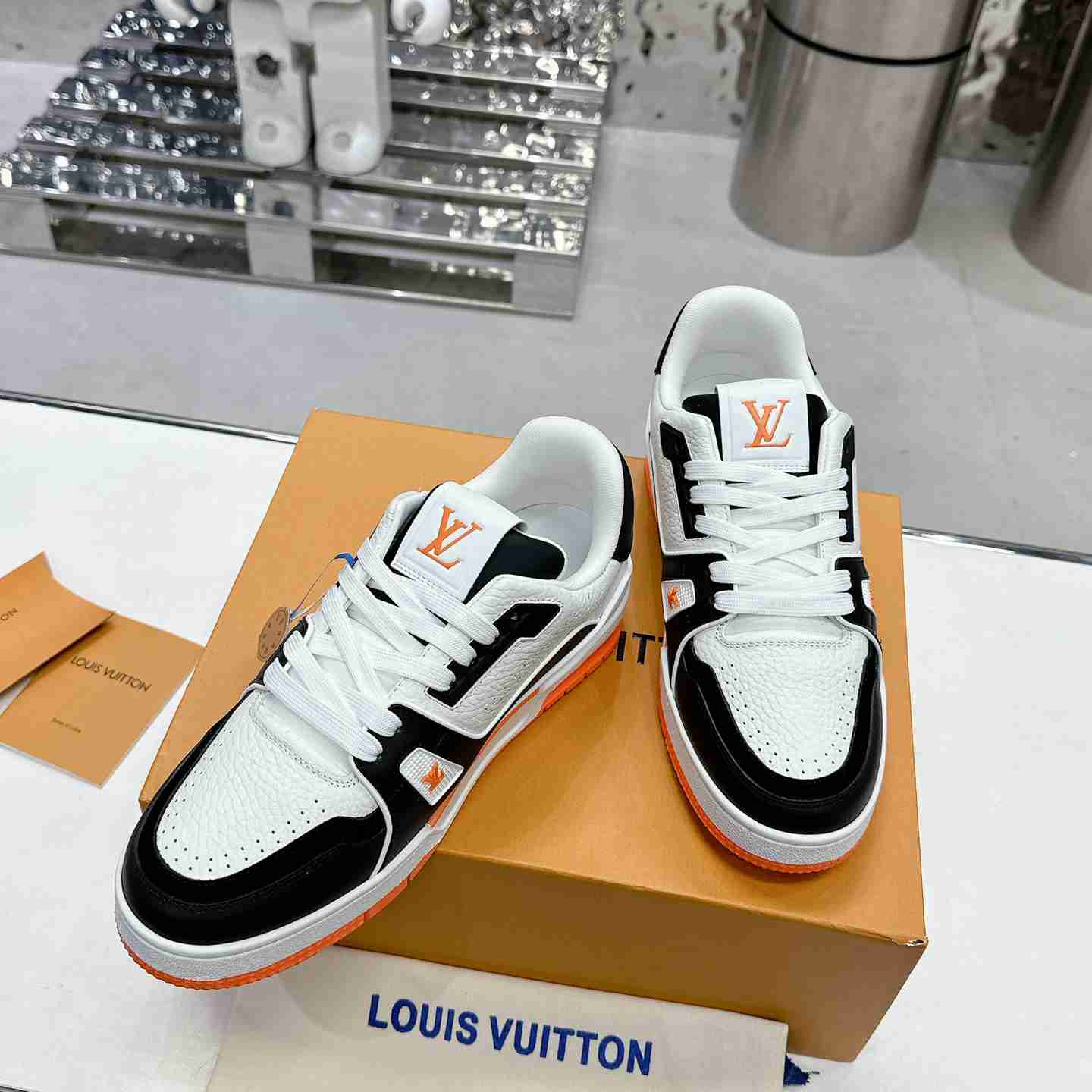 Louis Vuitton LV Trainer Sneaker  1ADDZY - 