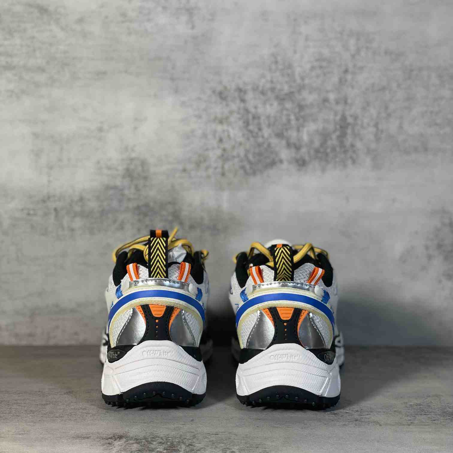 Off-White c/oVrgil Abloh™ Sneakers - DesignerGu