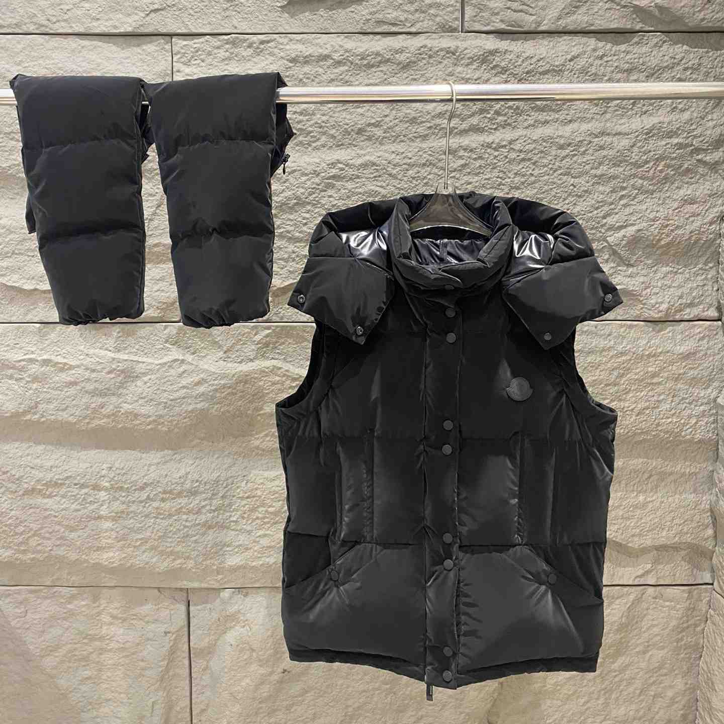 Moncler Allymes 2-in-1 Hooded Short Down Jacket - 