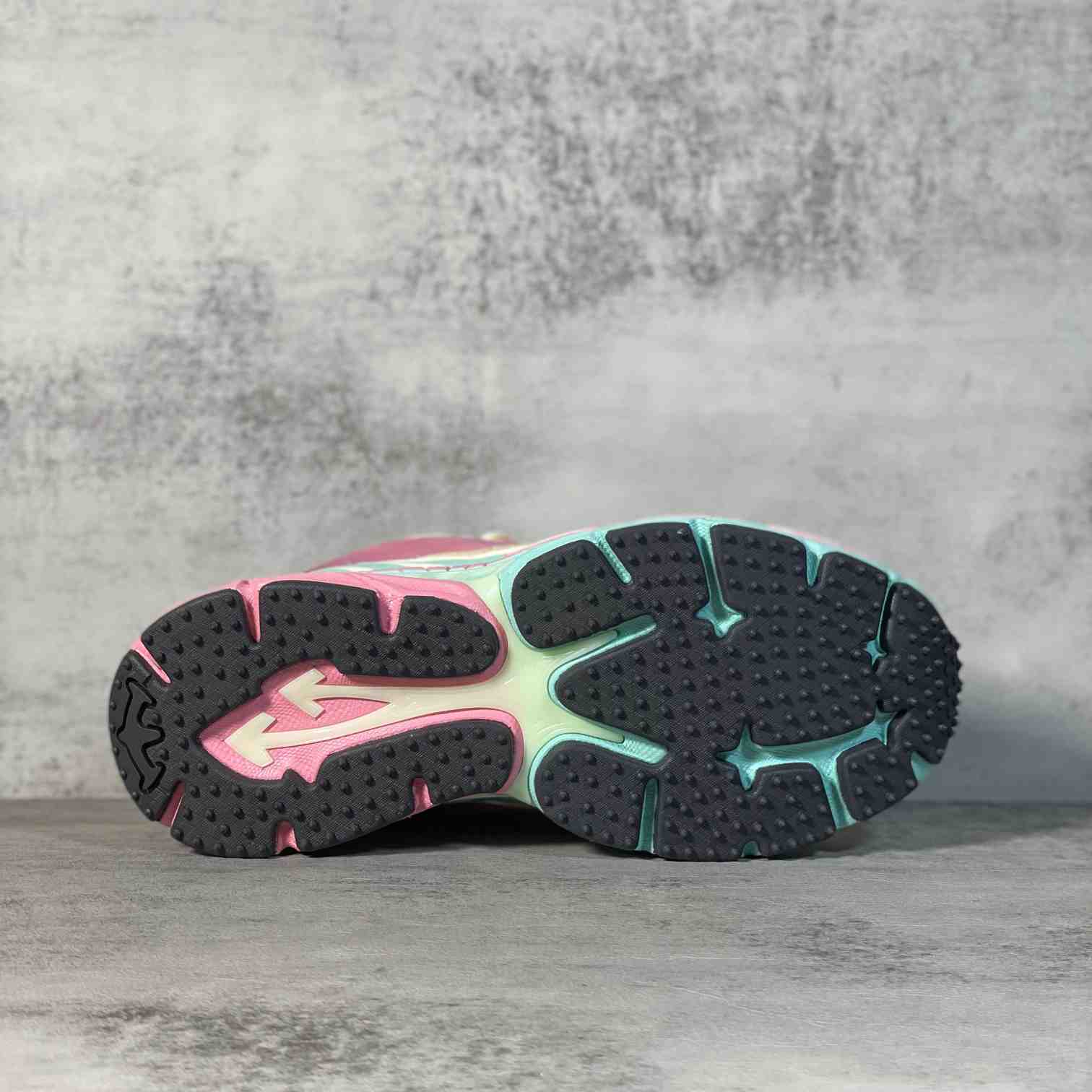 Off-White c/oVrgil Abloh™ Sneakers - 