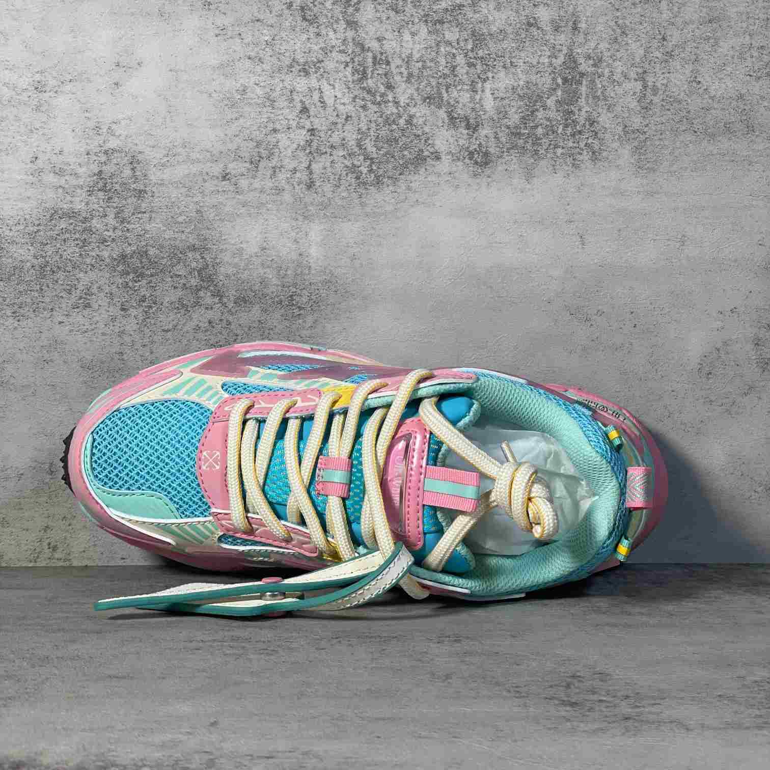 Off-White c/oVrgil Abloh™ Sneakers - 
