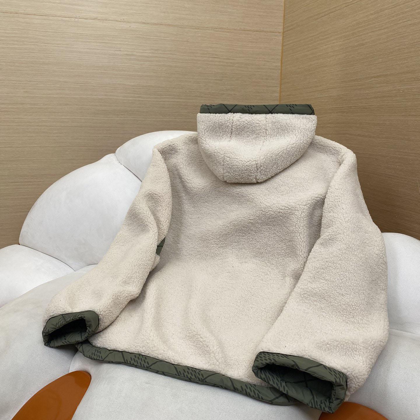 Louis Vuitton Reversible Nylon And Fleece Windbreaker - 