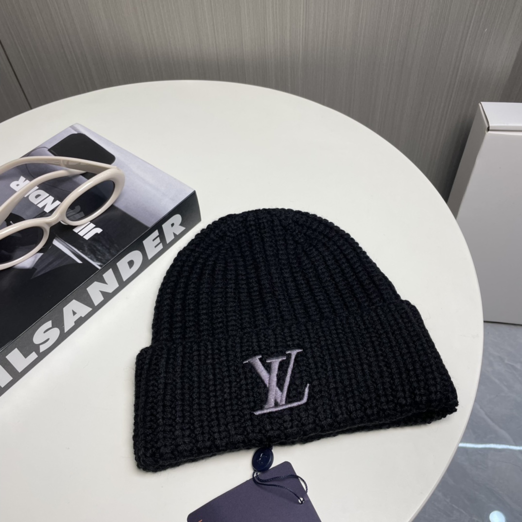 Louis Vuitton Beanie - 