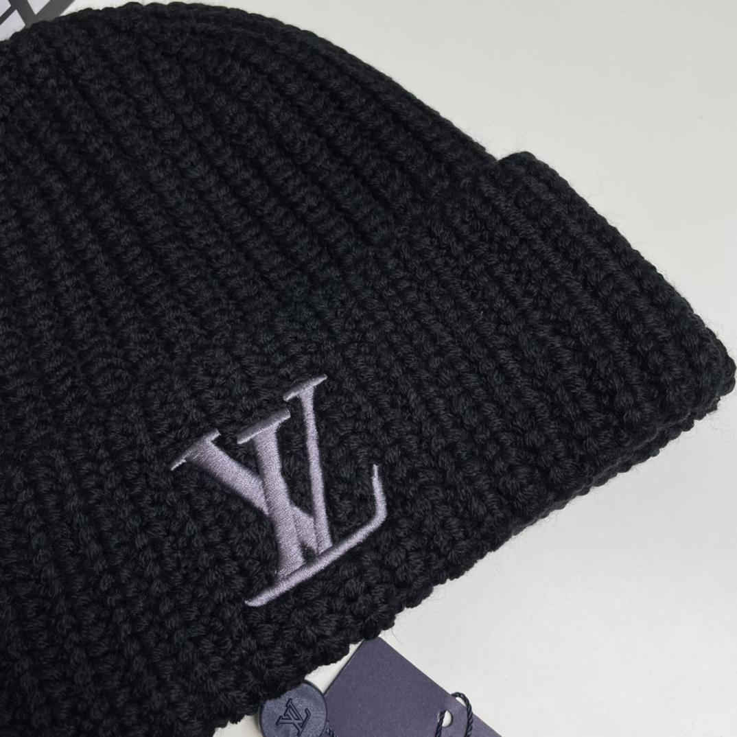 Louis Vuitton Beanie - 