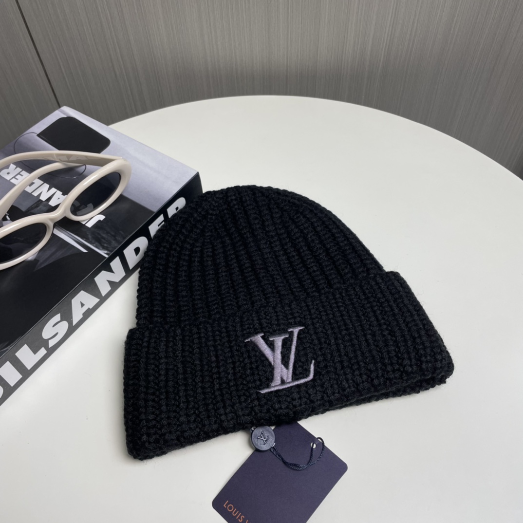 Louis Vuitton Beanie - 