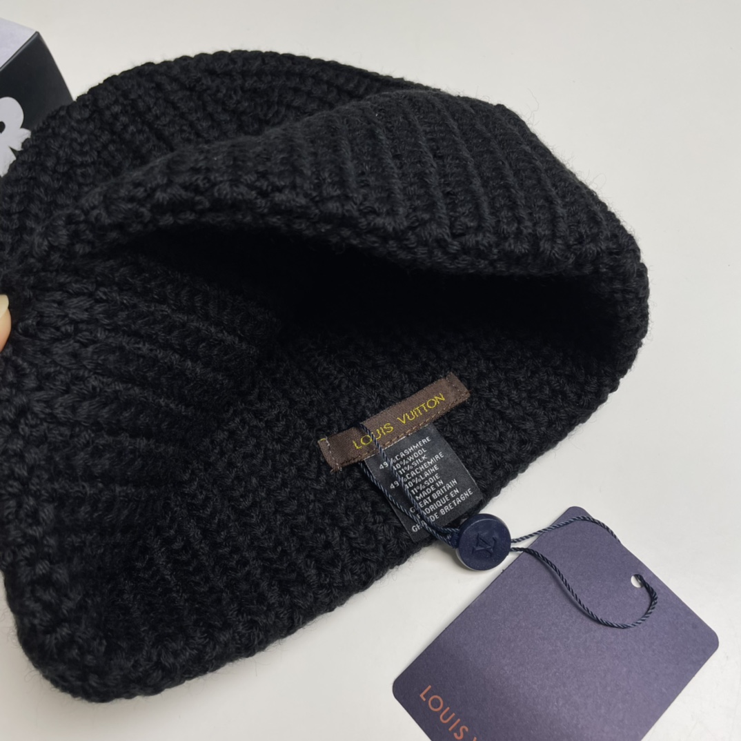 Louis Vuitton Beanie - 