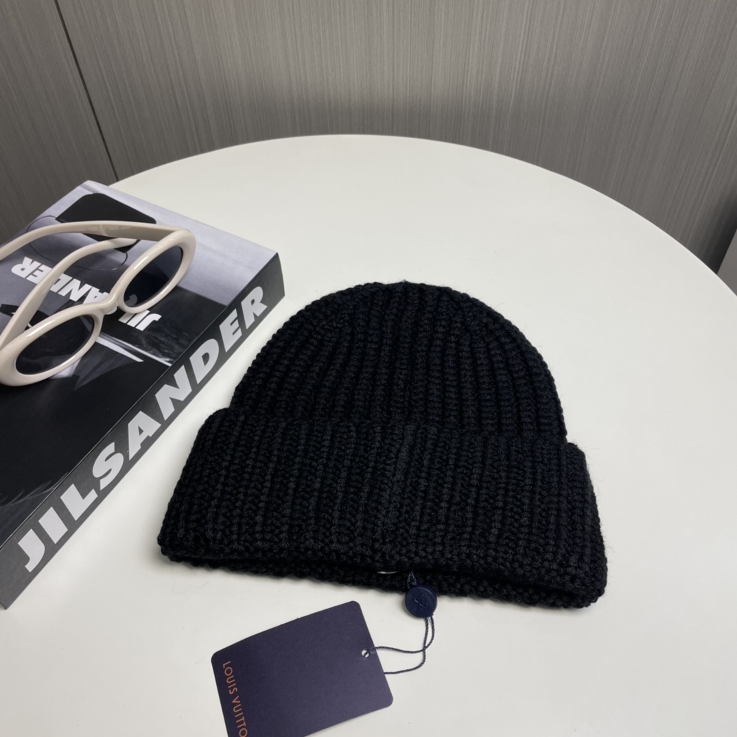 Louis Vuitton Beanie - 