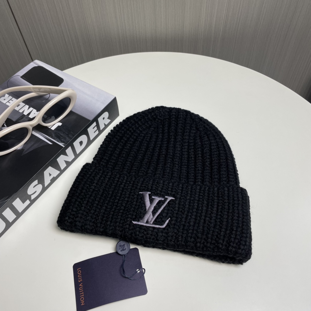 Louis Vuitton Beanie - 