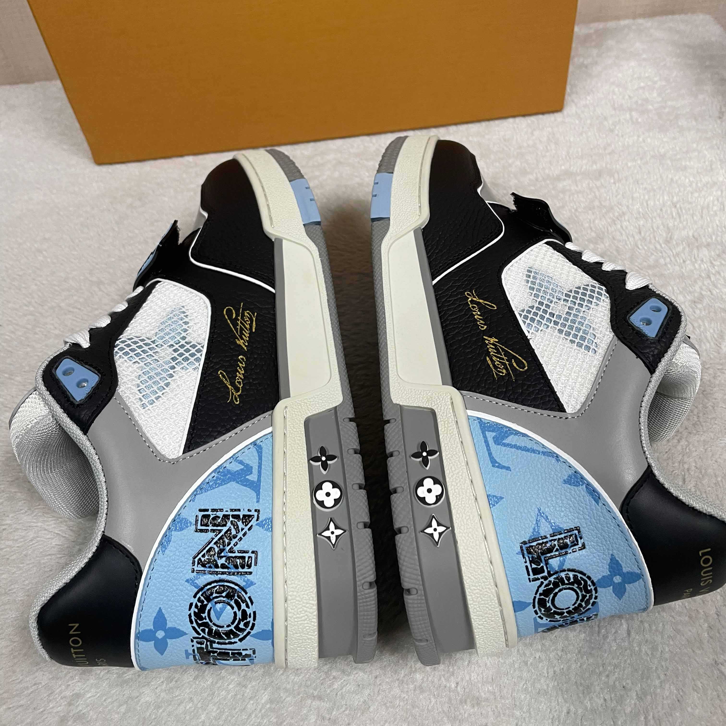Louis Vuitton LV Trainer Sneaker    1AC513 - 