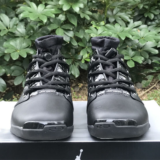 Jordan Air yordan 17 0G Low Black Chrome Sneaker    303891-004 - 