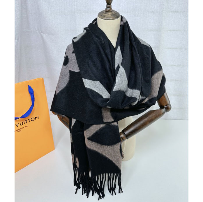Louis Vuitton The Ultimate Scarf   - 