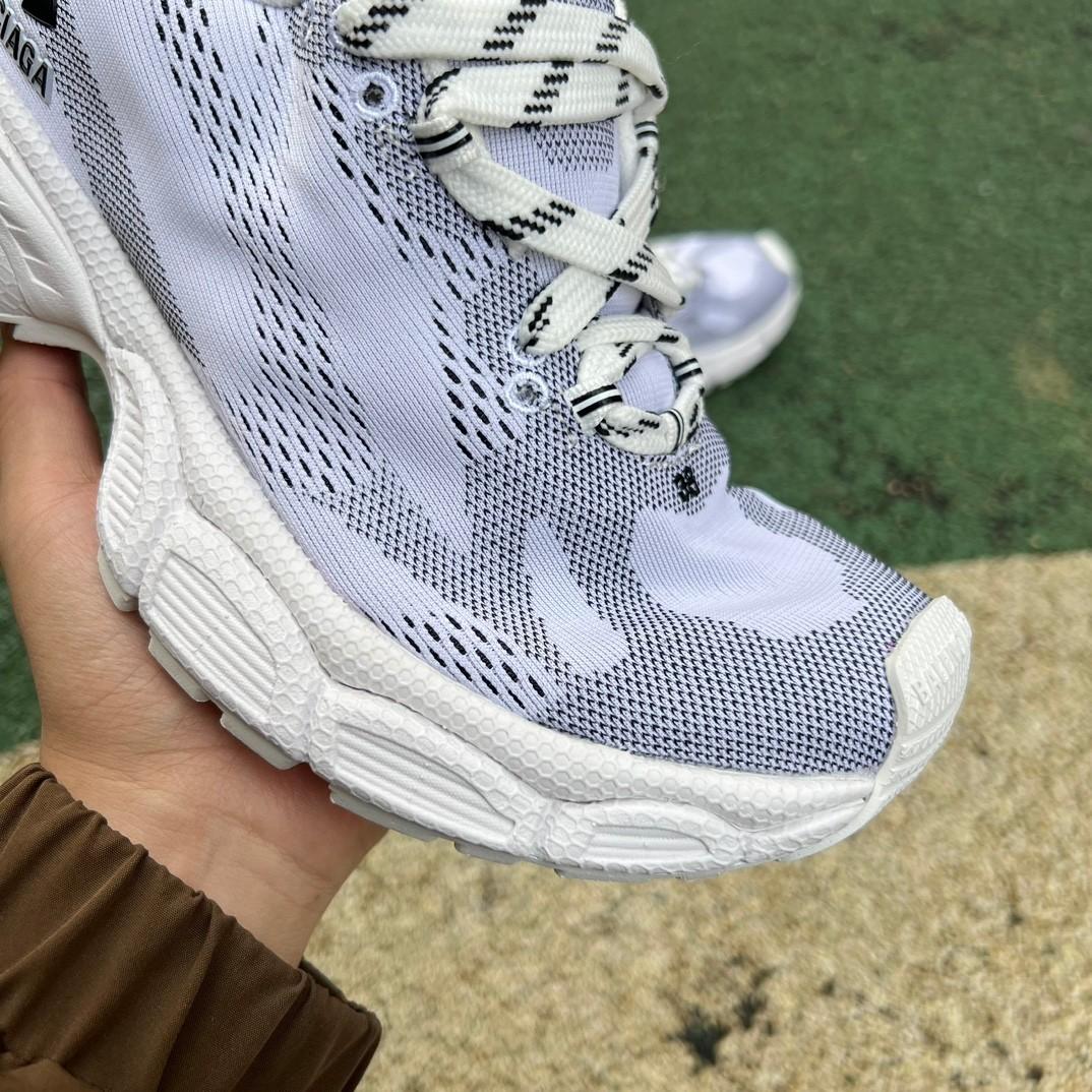 Balenciaga Under Armour® 3XL Knit Sneaker In White And Black Polyester - 