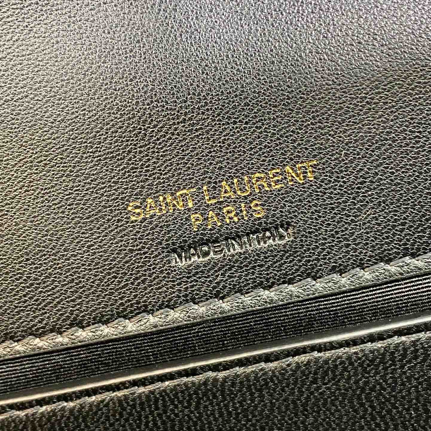 Saint Laurent Loulou Medium In Matelasse Lambskin - 