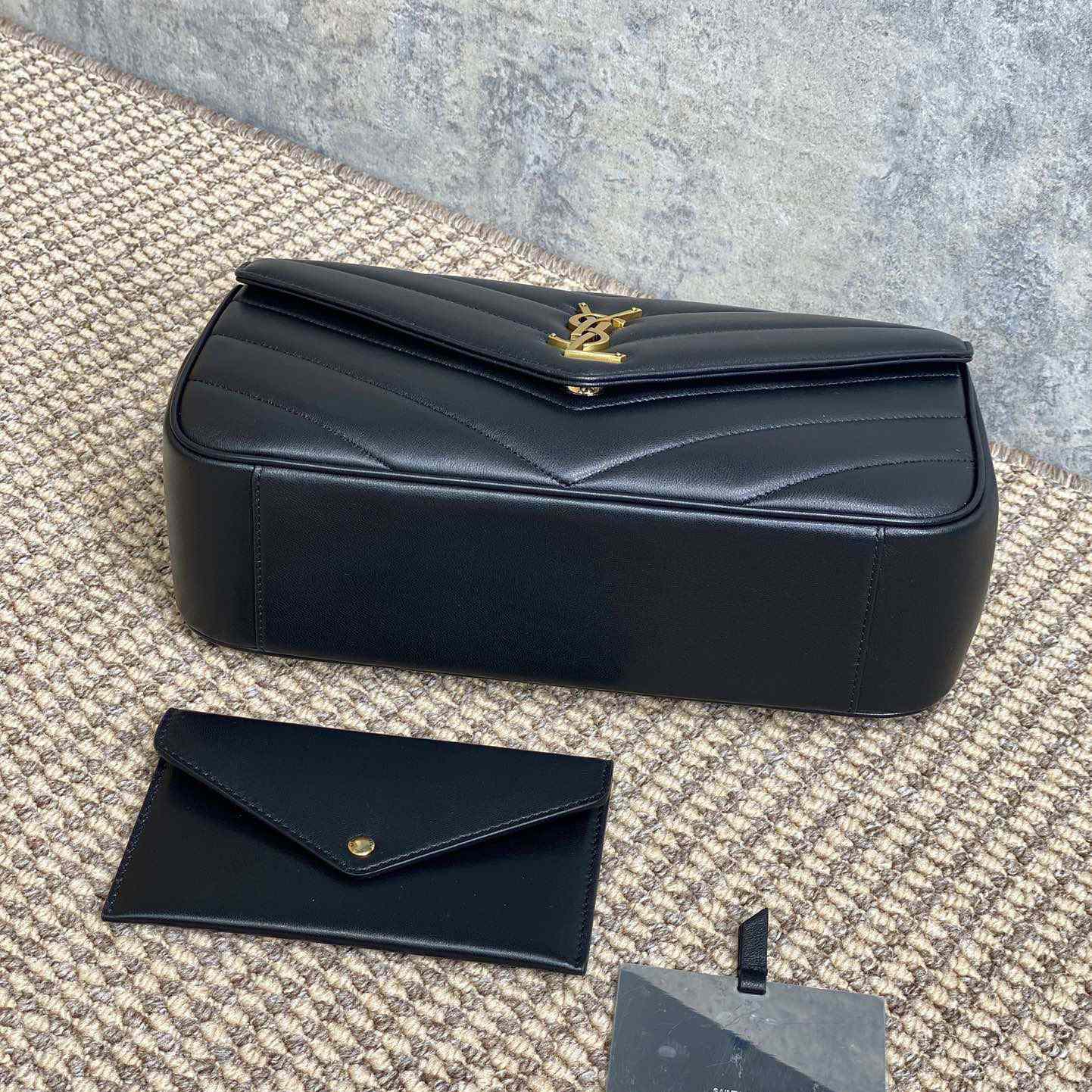 Saint Laurent Loulou Medium In Matelasse Lambskin - 
