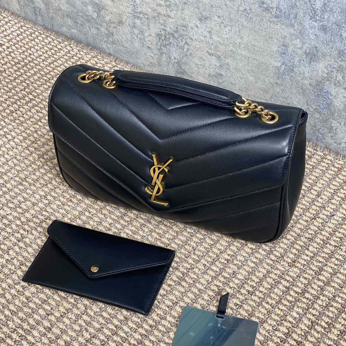 Saint Laurent Loulou Medium In Matelasse Lambskin - 