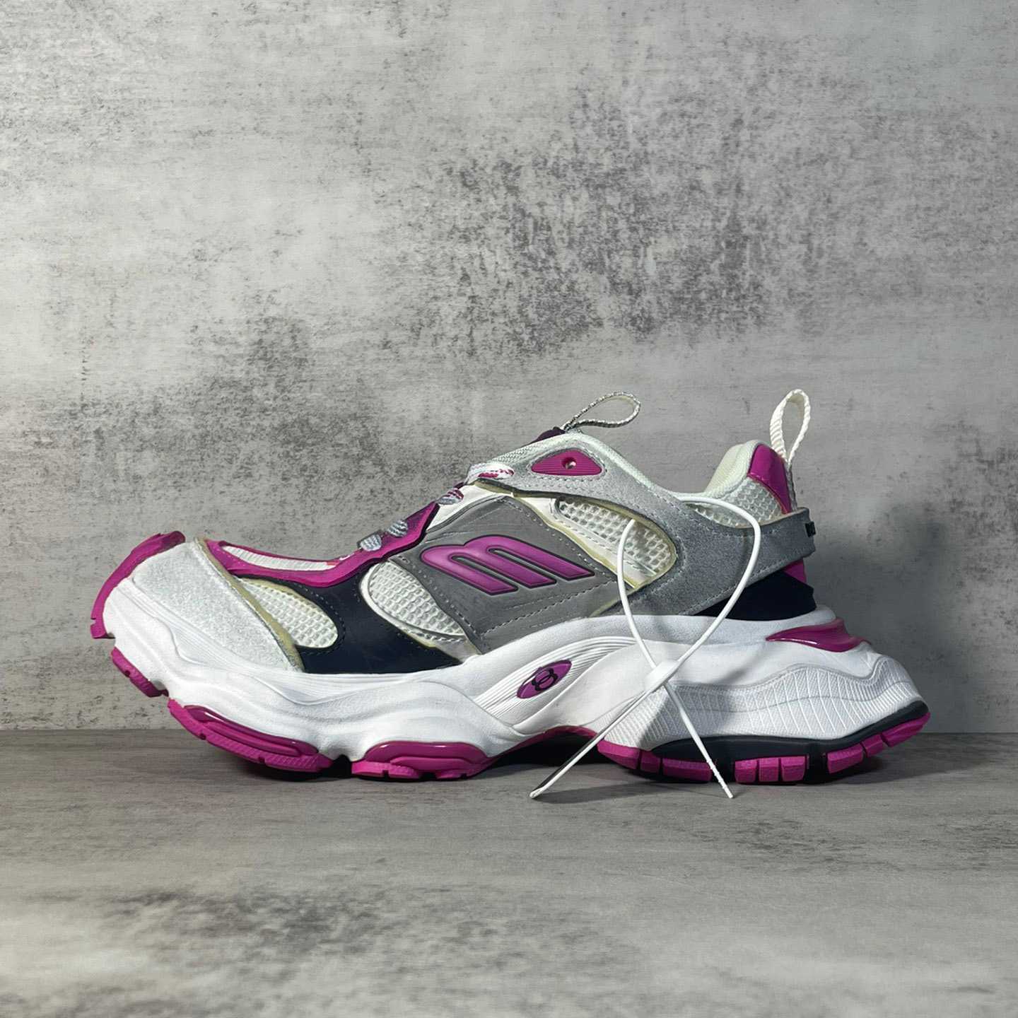 Balenciaga Cargo Sneaker - DesignerGu