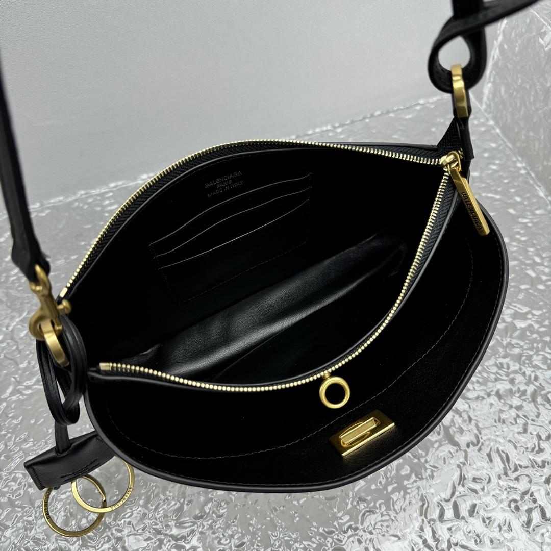 Balenciaga Rodeo Sling Pochette In Black - 