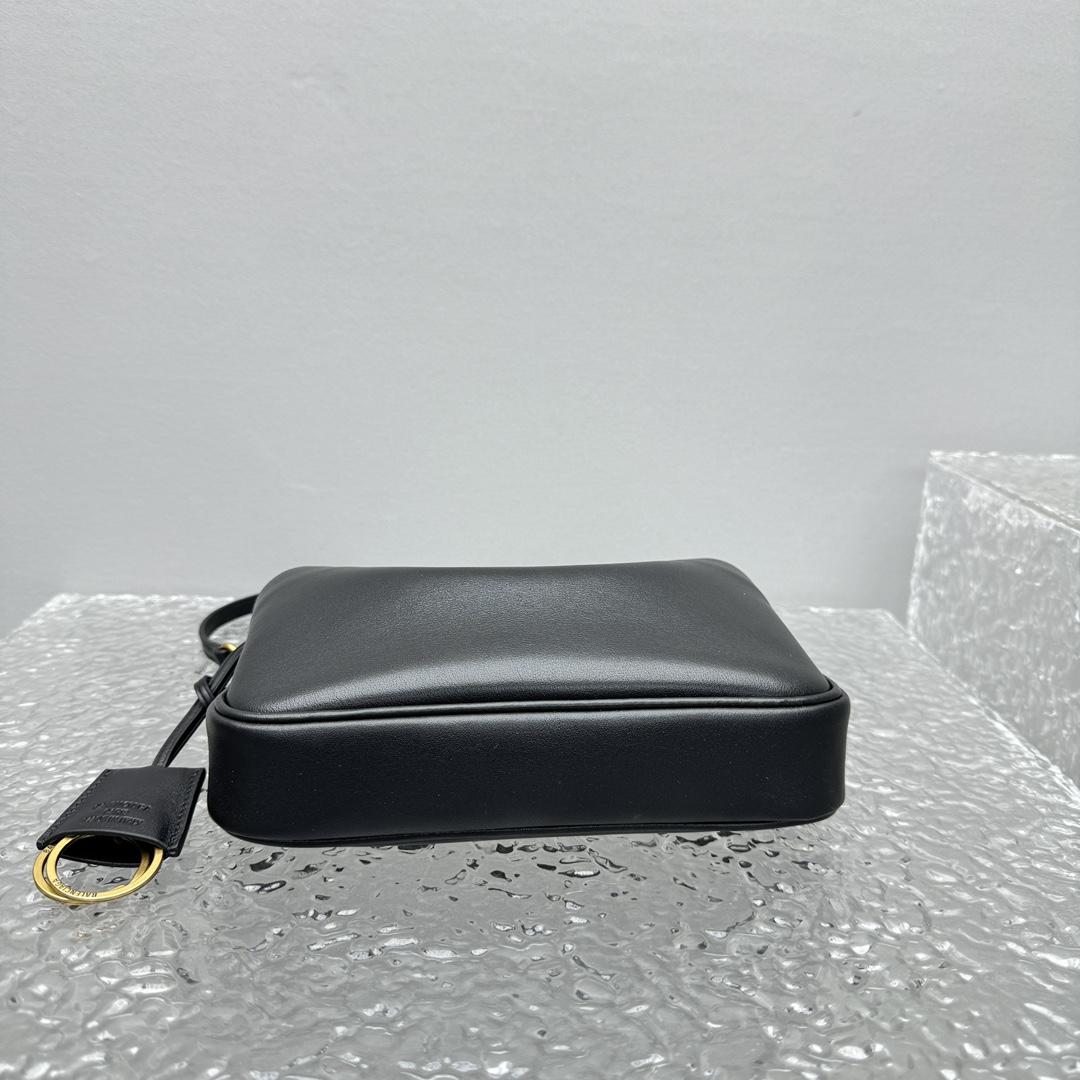 Balenciaga Rodeo Sling Pochette In Black - 