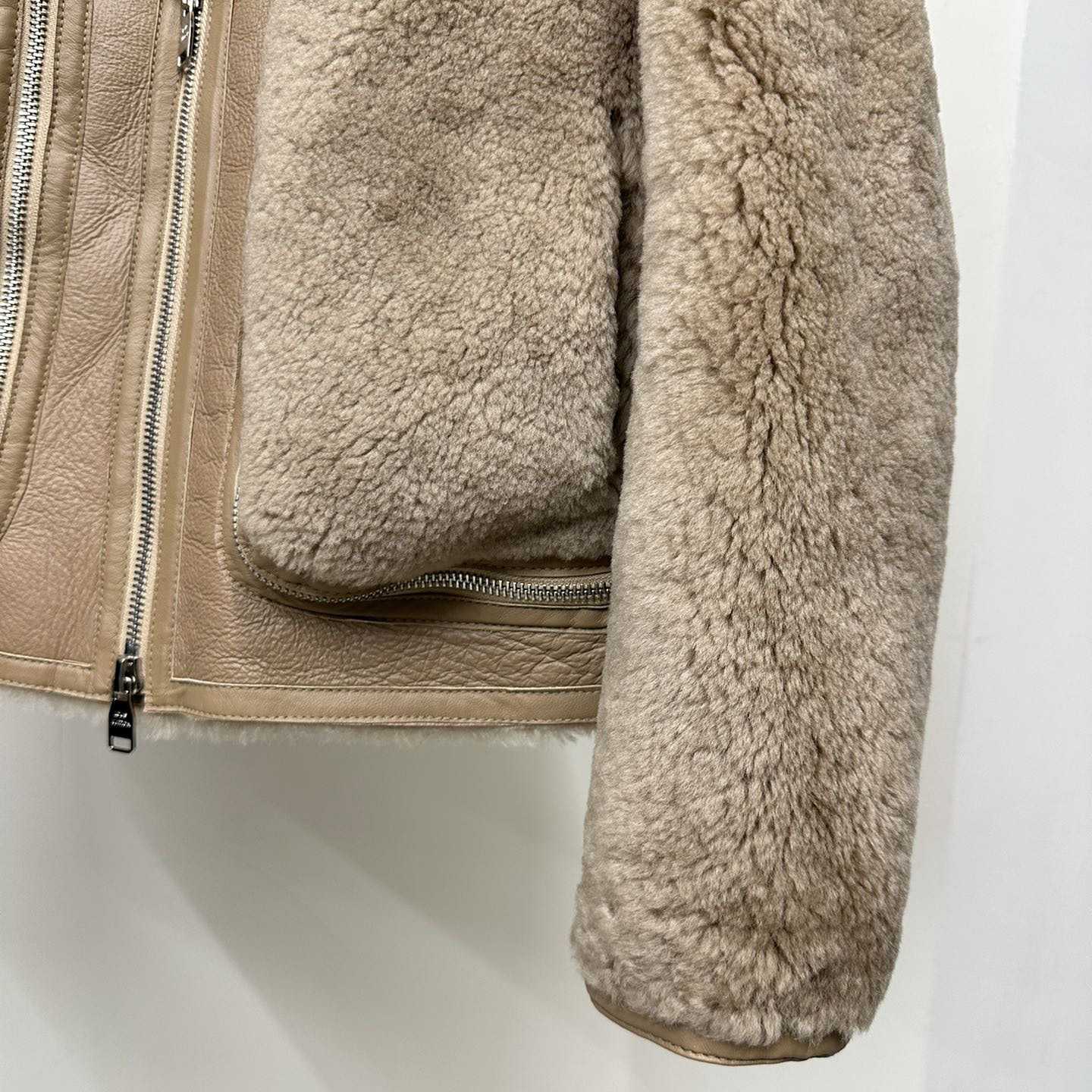 Louis Vuitton  Fur Jacket - 