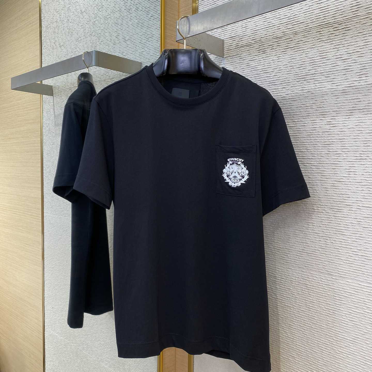 Givenchy Pocket Classic Fit Tee - DesignerGu