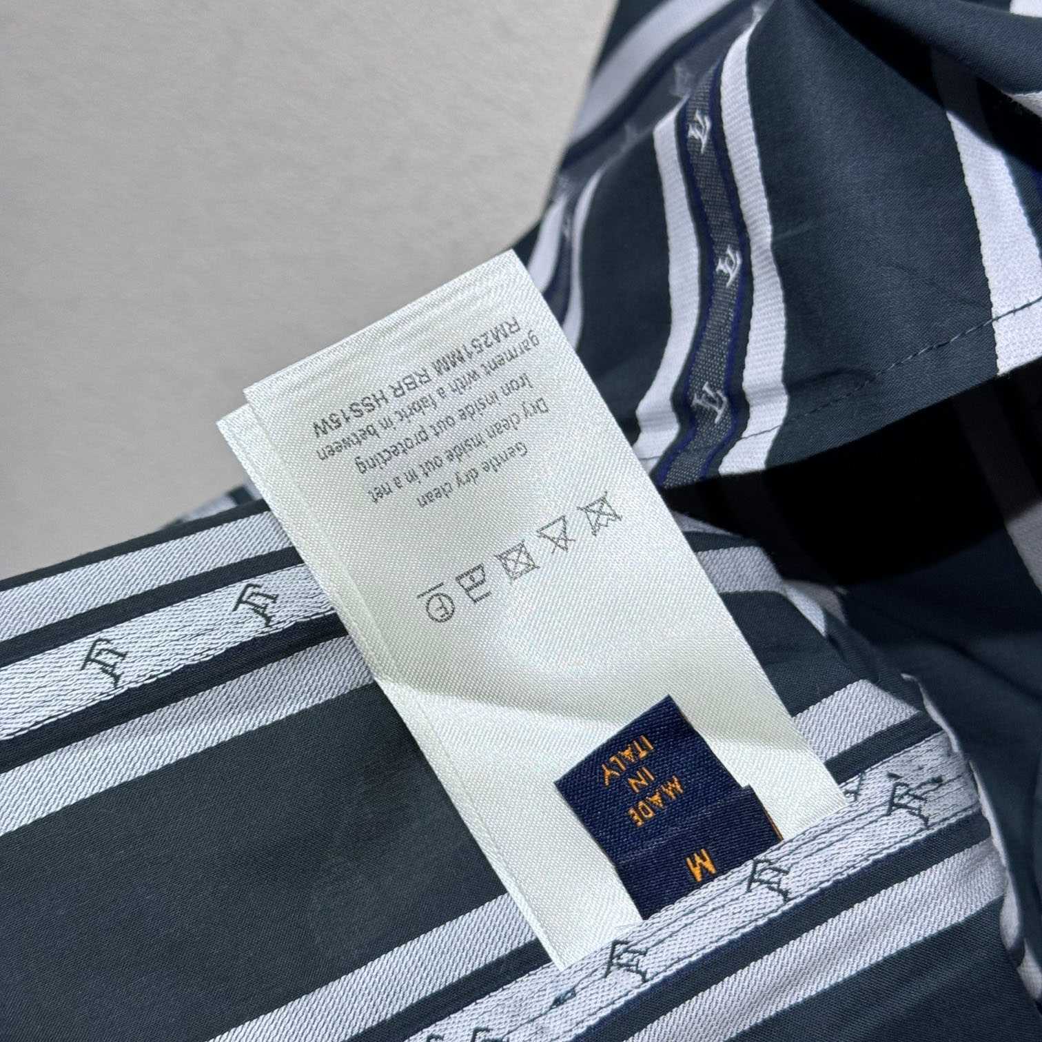 Louis Vuitton Long-Sleeved Silk Shirt   1AGJNS - DesignerGu