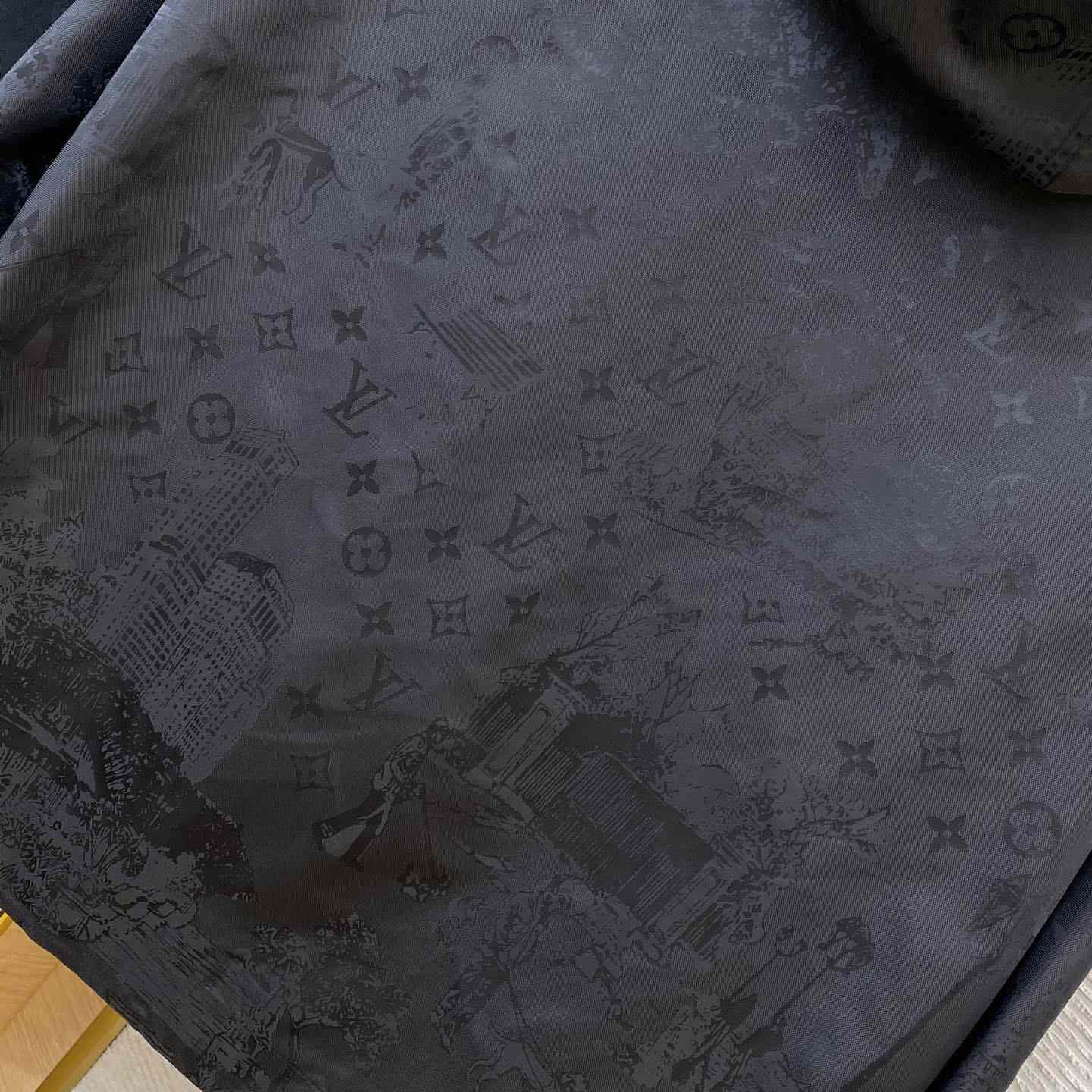 Louis Vuitton Nylon Windbreaker    1AGIPG - 