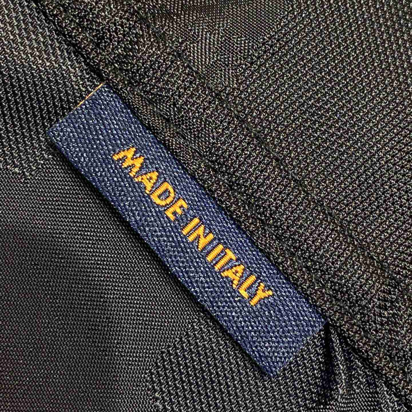 Louis Vuitton Nylon Windbreaker   1AGIPE - DesignerGu