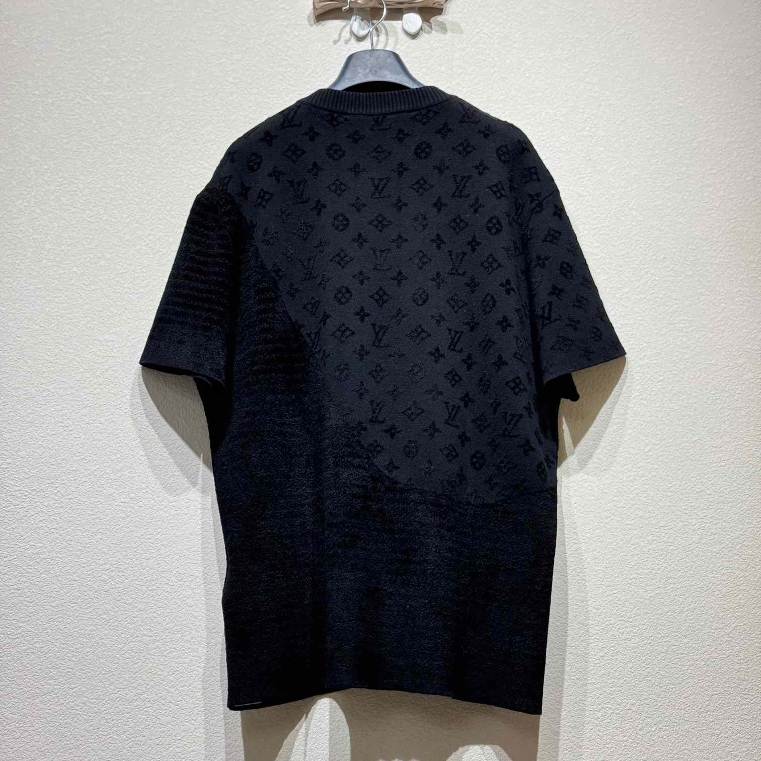 Louis Vuitton Graphic Jacquard Short-Sleeved Crewneck   1AHCMV - DesignerGu