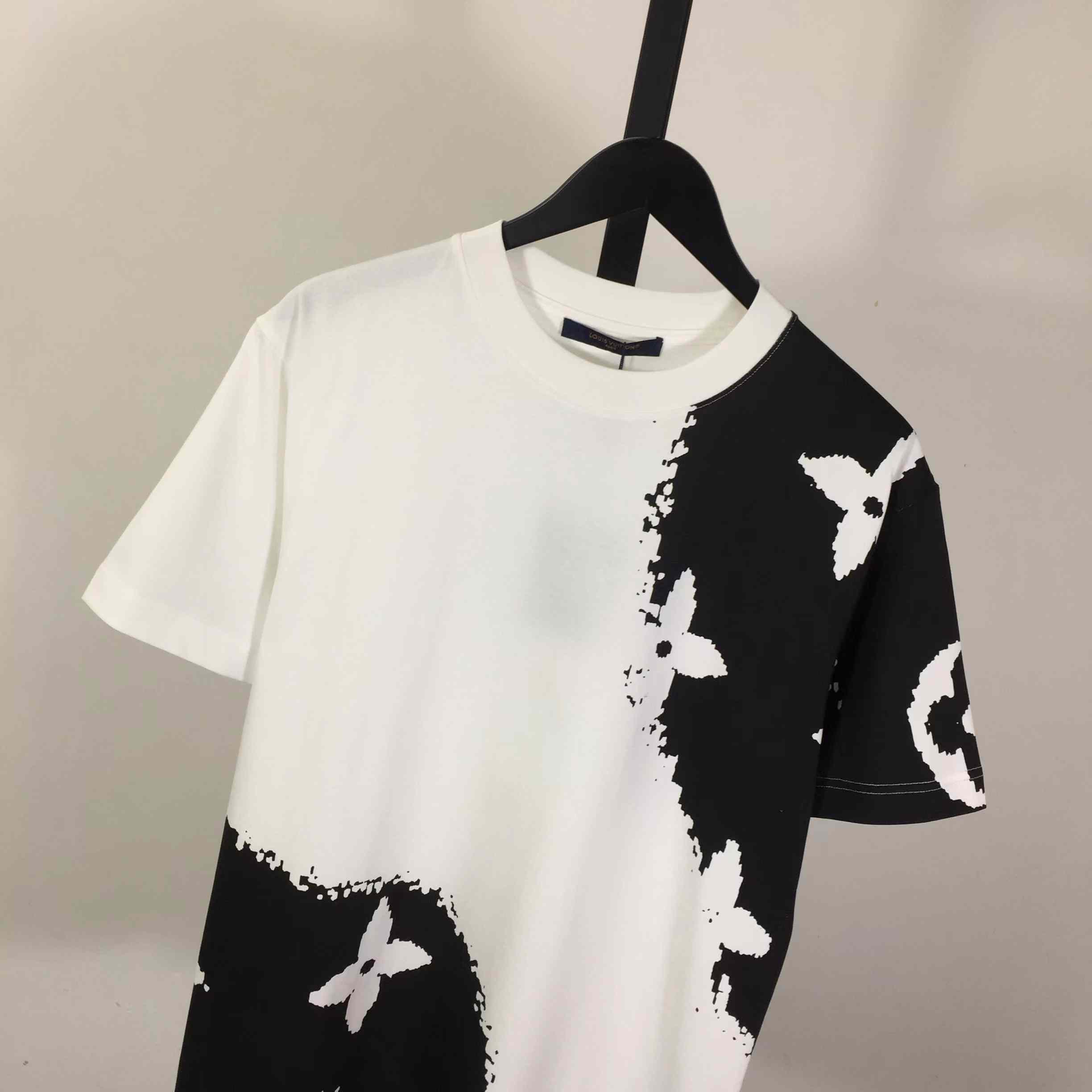 Louis Vuitton Monogram Cotton T-Shirt - DesignerGu