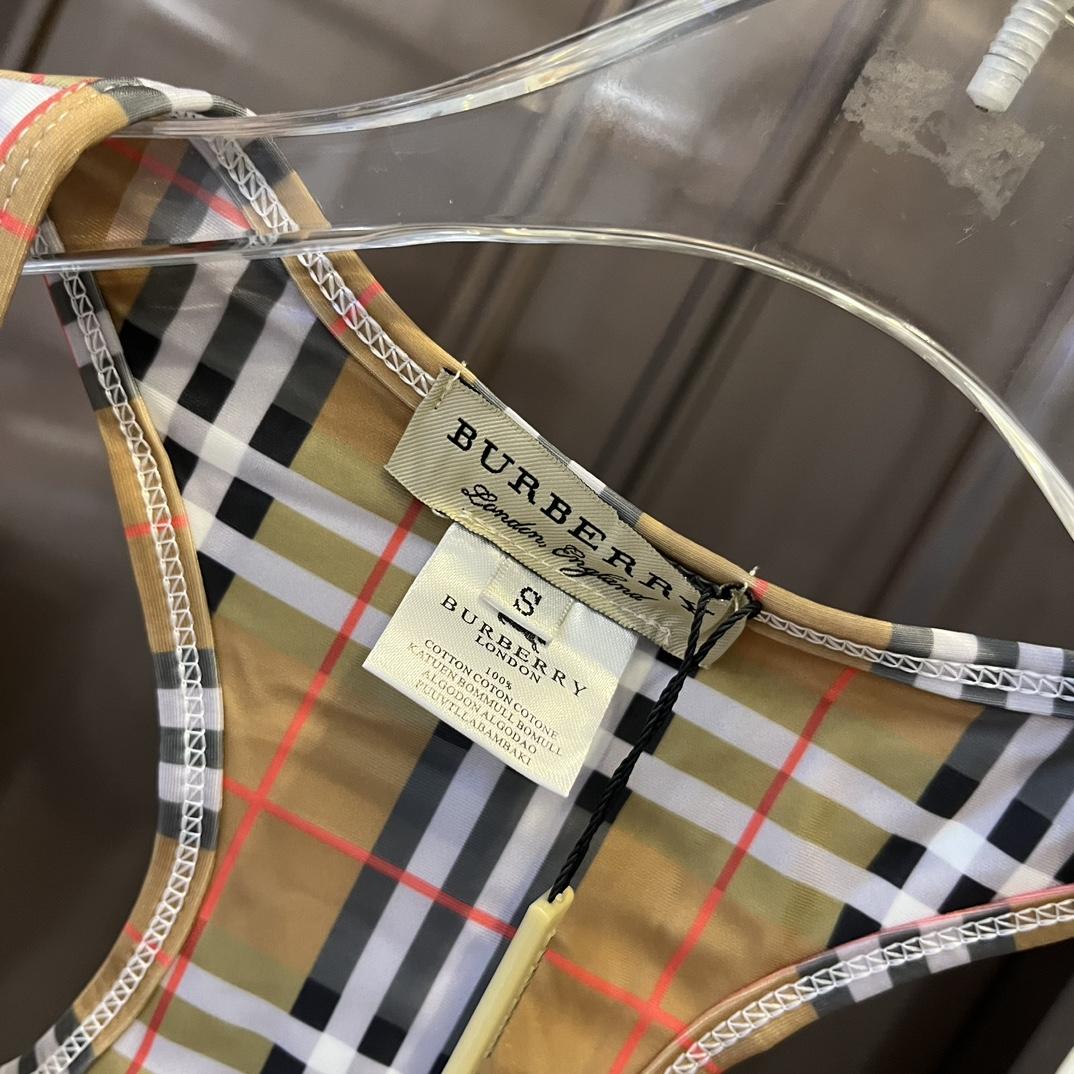Burberry Check Top And Leggings  - DesignerGu