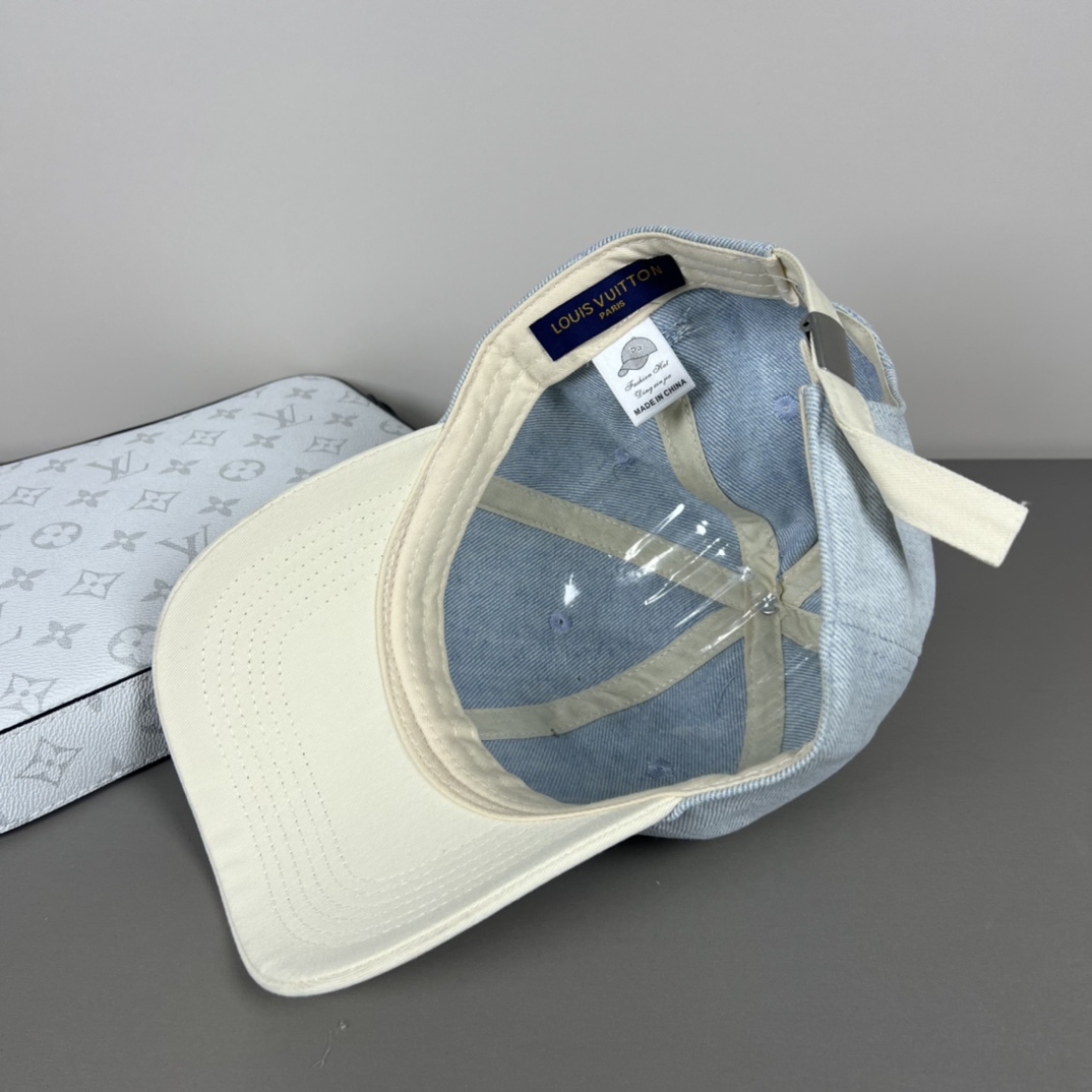 Louis Vuitton Cap - 