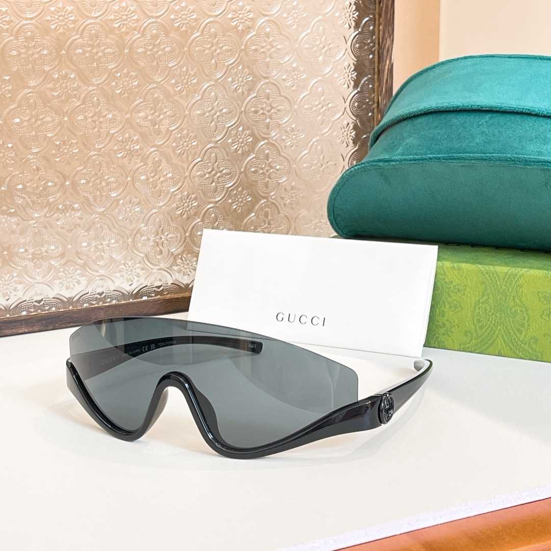 Gucci Sunglasses - DesignerGu
